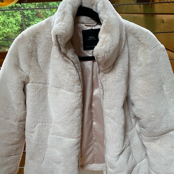 zara fluffy jacket